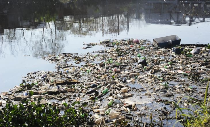 Casi el 50 por ciento de los residuos del río Matanza-Riachuelo son  plásticos - El1 Digital