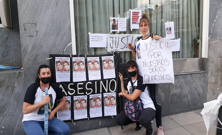 Nueva manifestación contra Los Cedros: denuncian muertes por mala praxis -  El1 Digital
